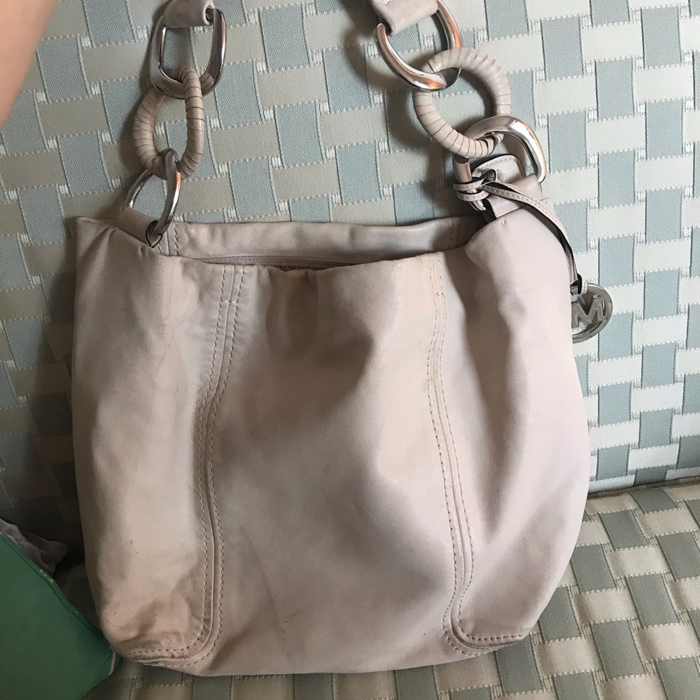 cream Michael Kors hobo shoulder bag 🤍